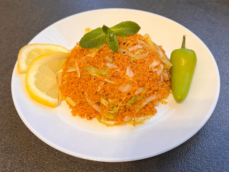 Bulgursalat Rezept - türkischer Kisir mit Granatapfel, Minze