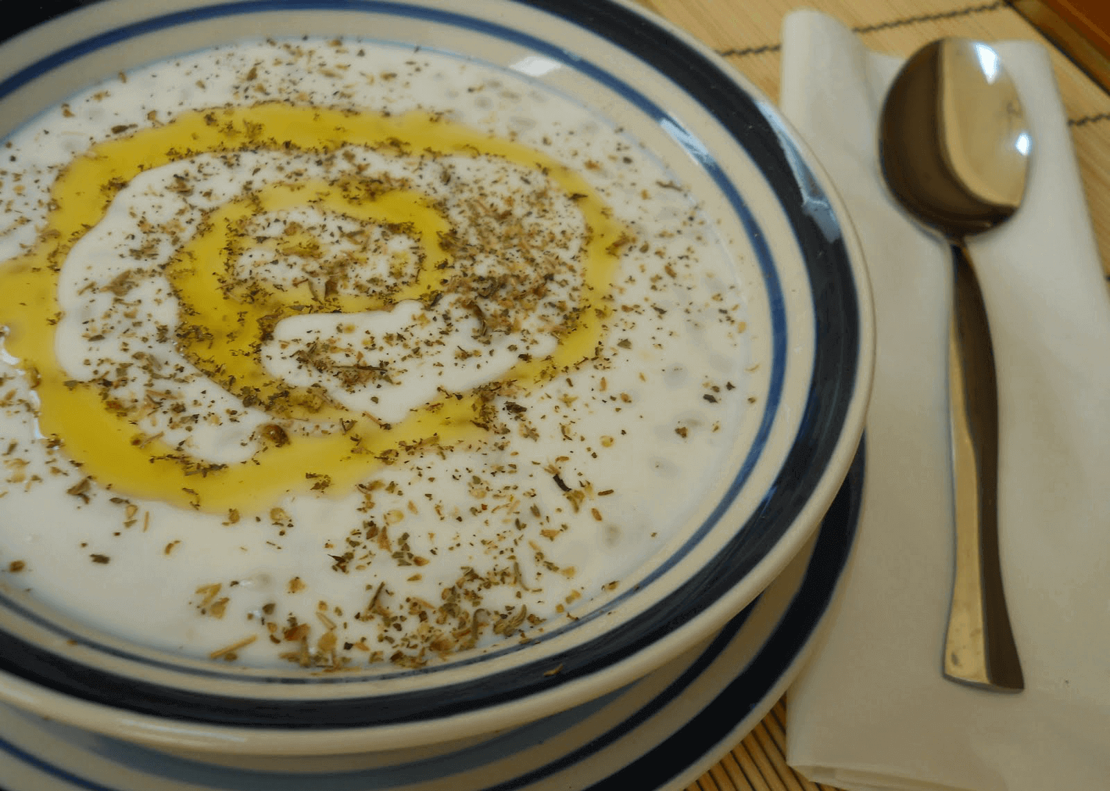 Joghurtsuppe mit Nudeln - Erişteli Yoğurt Çorbası