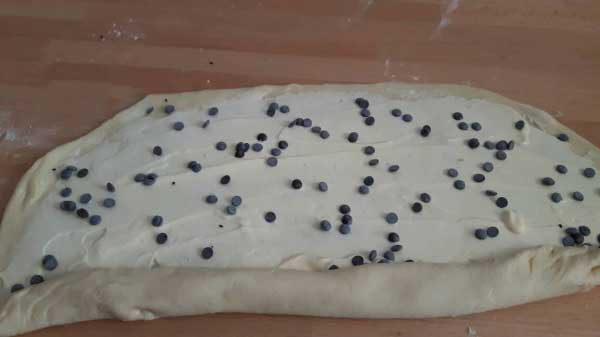 Gebäck mit Pudding und Sauerkirschen Rezept - Pudingli Vişneli Tatlı Çörek Tarifi