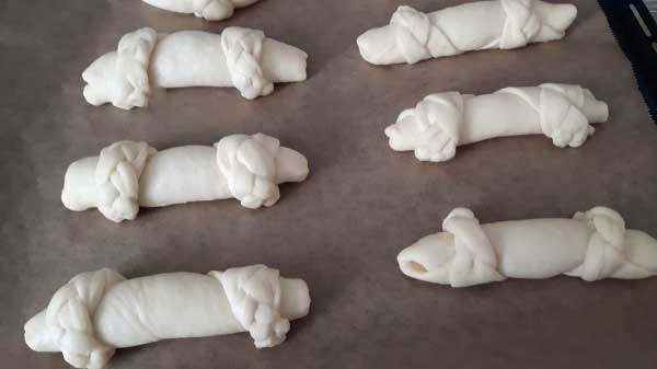 Geflochtener Börek mit Käse Rezept - Örgülü Peynirli Poğaça Tarifi