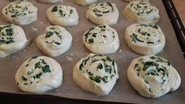 Roll-Börek mit Spinat Rezept - Ispanaklı Rulo Börek Tarifi