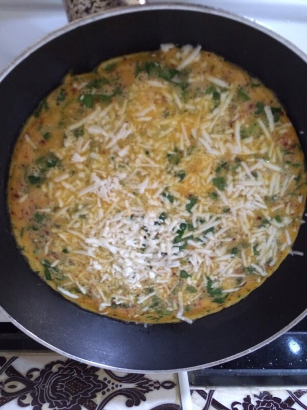 Omelett mit Sesam und Schwarzkümmel