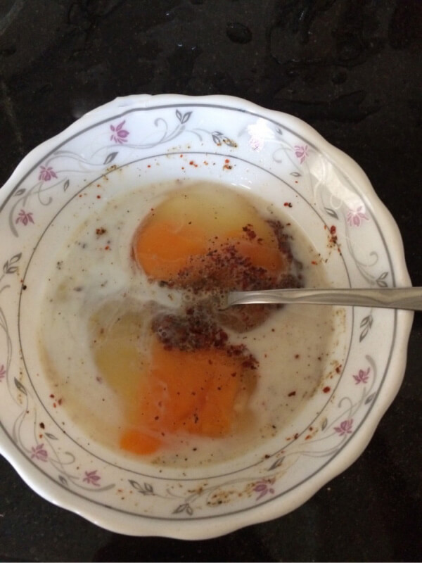 Omelett mit Sesam und Schwarzkümmel