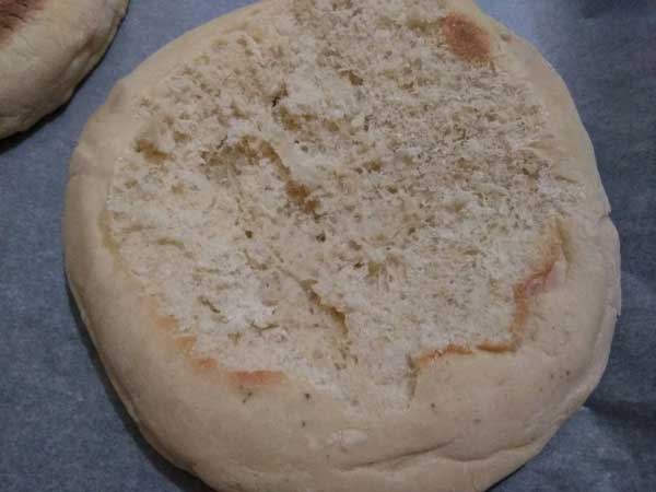 Brot mit Sucuk und Ei - Bazlamada Sucuklu Yumurta