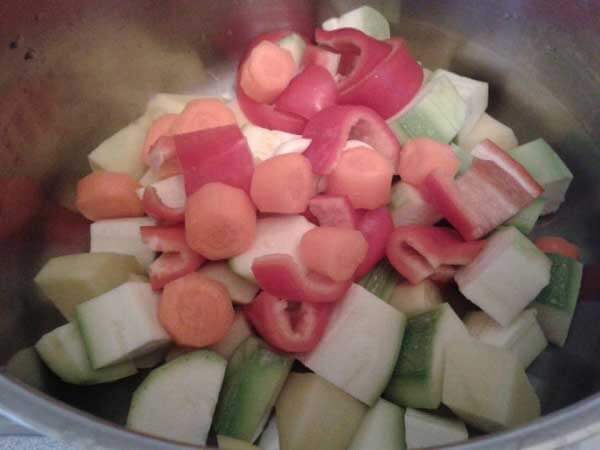 Gemüsesuppe mit Soße - Terbiyeli Sebze Çorbası