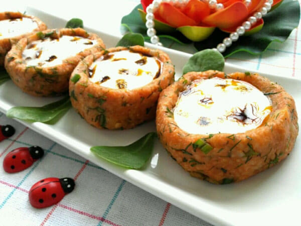 Kartoffelschalen mit Joghurt - Yoğurtlu Patates Çanakları