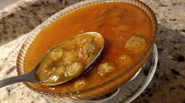 Okraschoten-Suppe mit Hackfleisch - Kıymalı Bamya Çorbası