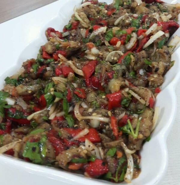 Auberginensalat mit Isot - İsotlu Patlıcan Salatası