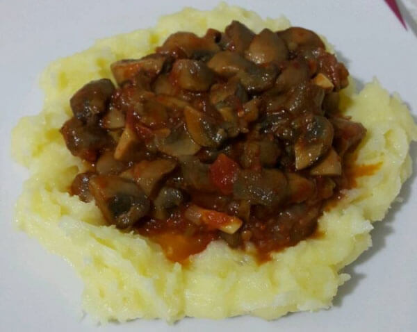 Champignons Saute mit Kartoffelpüree - Püreli Mantar Sote