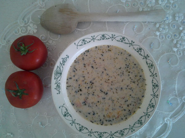 Türkische Almsuppe mit Schwarzkümmel - Çörek Otlu Yayla Çorbası