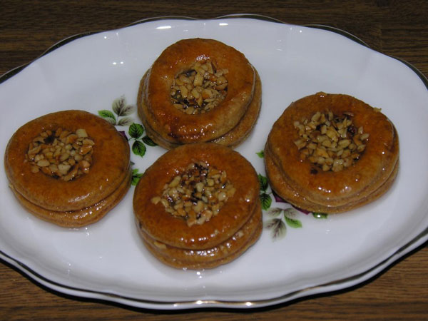 Dessert mit Nüssen - Fındıklı Tatlı