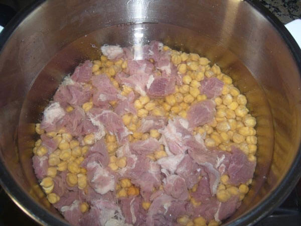Kichererbsen mit Fleisch - Etli Nohut - Türkische Rezepte