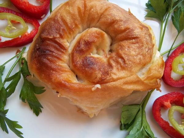 Börek mit Paprika - Biberli Gül Börek