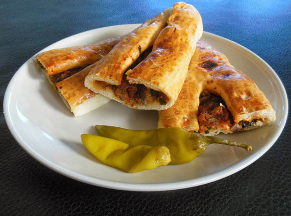 Fladen mit Fleisch - Kuşbaşılı Pide