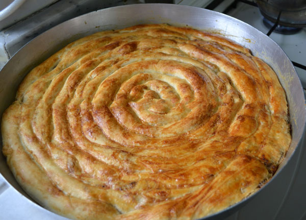 Börek mit Hackfleisch - Kıymalı Kol Böreği