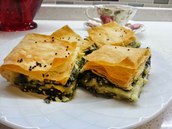 Börek mit Spinat und Käse - Ispanak ve Peynirli Börek