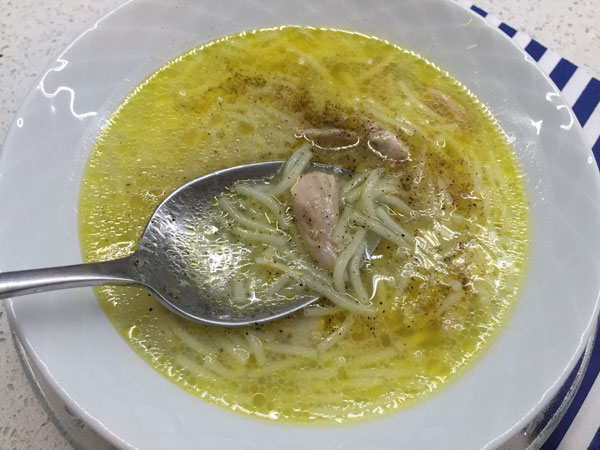 Hühnersuppe - Pratik Tavuk Suyu Çorbası