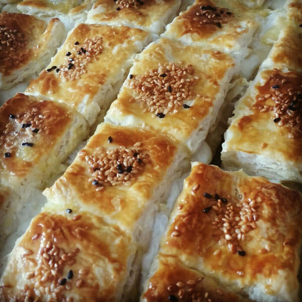 Knusprige Börek mit Speisestärke - Nişastalı Çıtır Börek