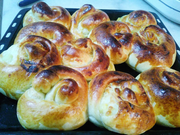 Türkische Brötchen mit Kartoffel - Patatesli Açma