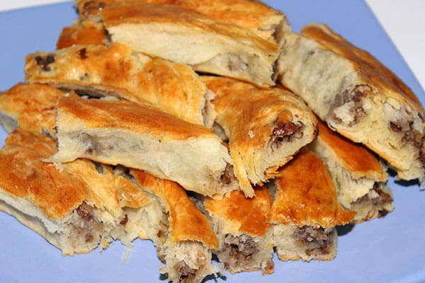 Börek mit Hack und Walnüssen - Cevizli Kıymalı Börek