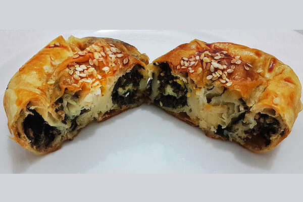 Börek mit Hack und Spinat - Kıymalı Ispanaklı Börek