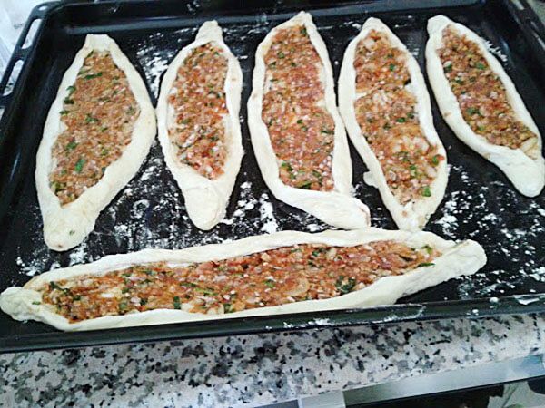 Fladen mit Hackfleisch - Çantik Pide