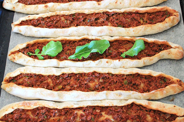 Fladen mit Hackfleisch Rezept - Kıymalı Pide