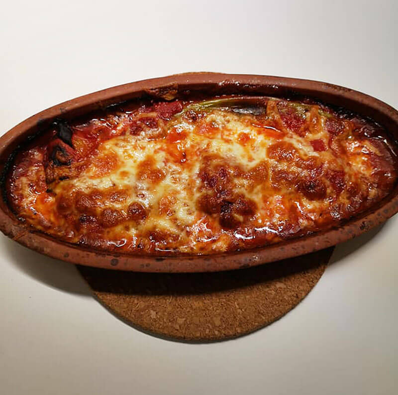 Frikadellen mit Käse überbacken - Kiremitte Köfte - Türkische Rezepte