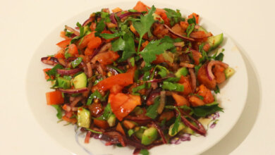 Tomatensalat mit Zwiebeln Einfaches Salat Rezept